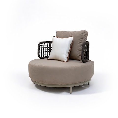 Rounded Chair